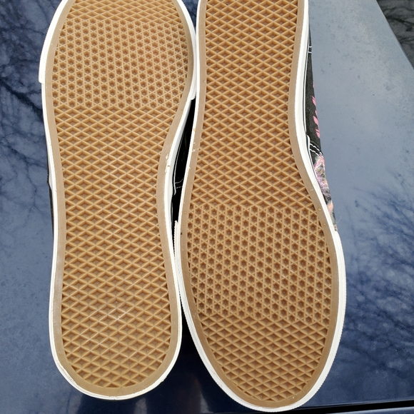 Custom Painted Vans - Picture 9 of 9